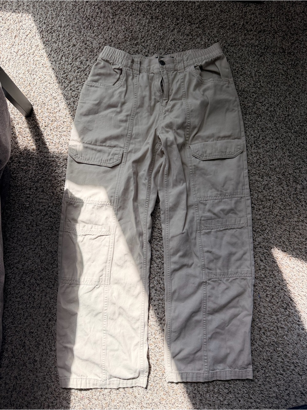 Mid rise cotton Relaxed Cargo utility Pants in Light Khaki